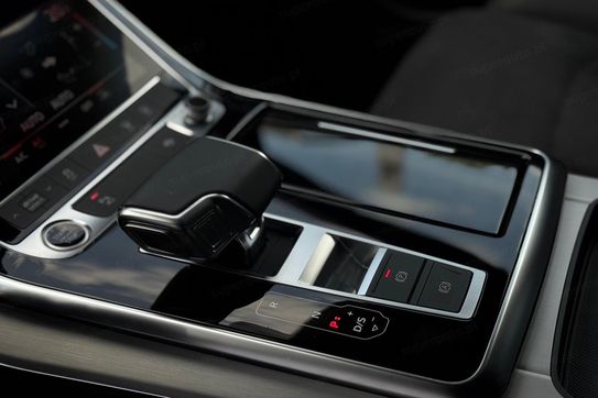 Audi Q8 55 TFSI quattro S Line