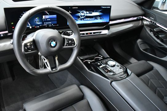BMW Seria 5 520i mHEV M Sport aut