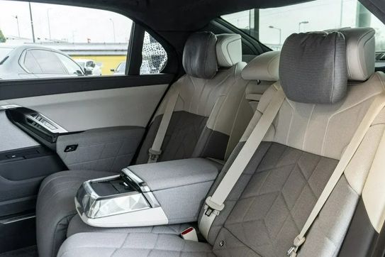 BMW Seria 7 740d xDrive M Sport