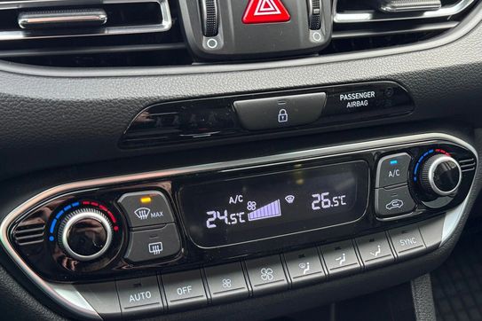 Hyundai i30 1.0 t-Gdi Smart Dct