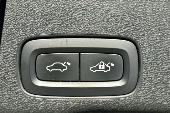 Volvo XC60 T4 R-Design