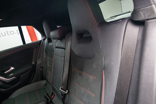 Mercedes CLA 250 4-Matic AMG Line
