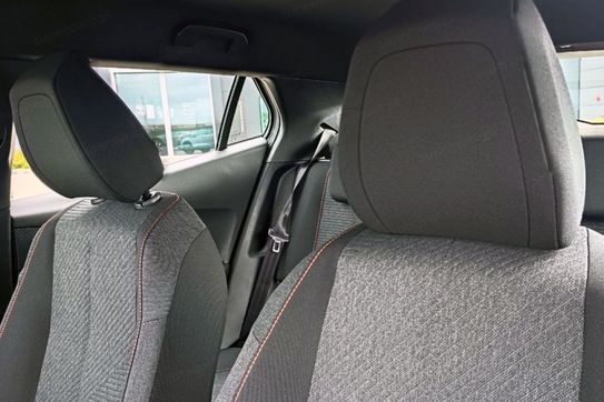 Peugeot 2008 Edition e-DCS6 PureTech mHEV