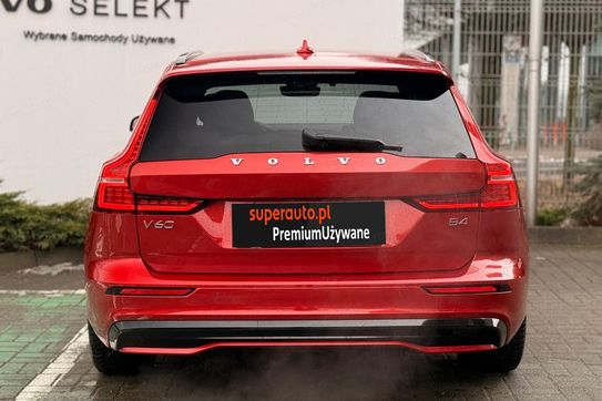 Volvo V60 B4 B Plus Dark