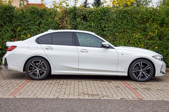 BMW Seria 3 330d xDrive M Sport
