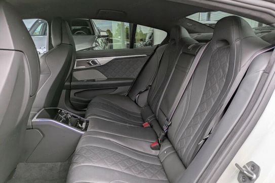 BMW Seria 8 Gran Coupe M8 xDrive Competition