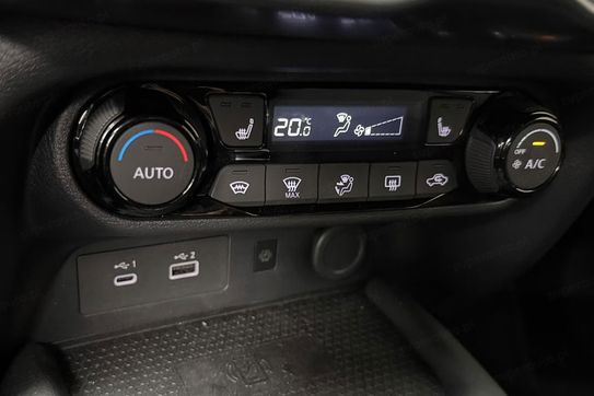 Nissan Juke N-Connecta 1.0 DIG-T