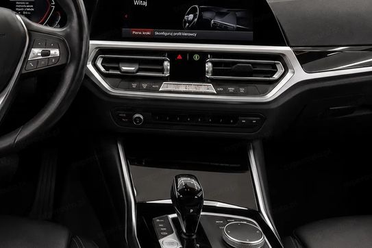 BMW Seria 3 318i aut