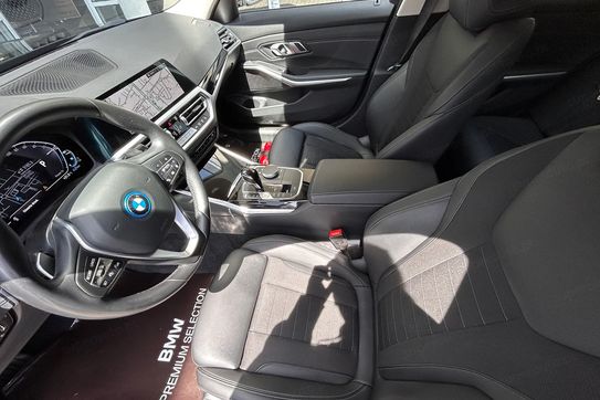 BMW Seria 3 Touring 320e xDrive Advantage