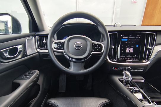 Volvo V60 T6 AWD Plug-In Hybrid Plus Bright aut