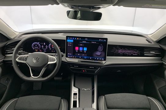 Volkswagen Passat Elegance 1.5 eTSI DSG6