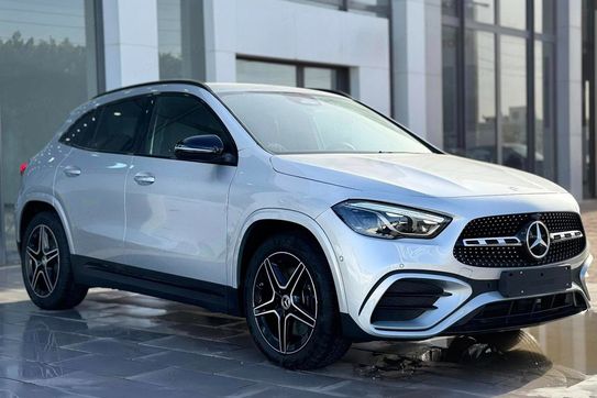 Mercedes GLA 220 4-Matic AMG Line