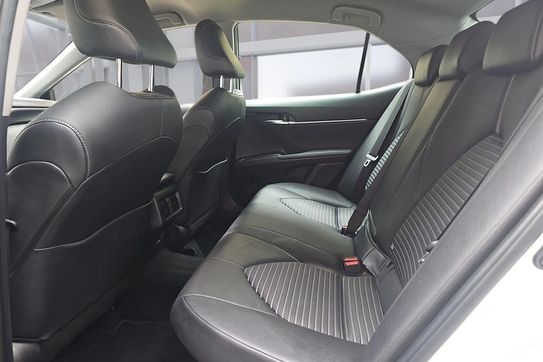 Toyota Camry Hybrid Prestige CVT
