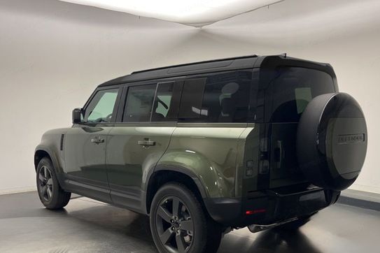 Land Rover Defender 110 D250 X-Dynamic SE