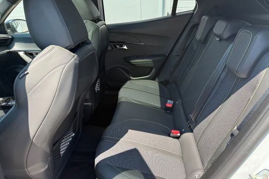 Peugeot 2008 GT e-DCS 1.2 mHEV