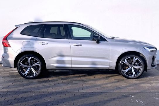 Volvo XC60 T8 Plug-in Hybrid AWD Ultra Dark