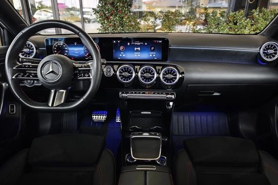 Mercedes Klasa A A 220 4-Matic AMG Line 8G-DCT
