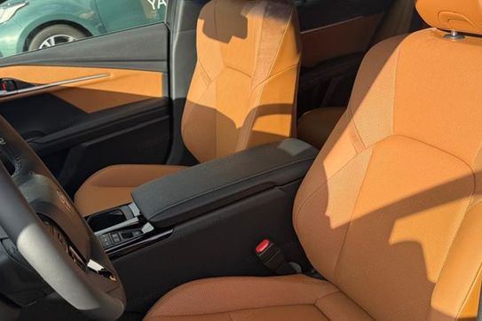 Toyota Camry Prestige 2.5 Hybrid Dynamic Force