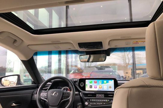 Lexus ES 300h F Sport Design