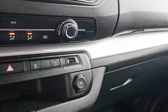 Opel Vivaro Extra Long L2H1 Zabudowa Brygadowa