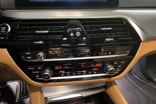 BMW Seria 5 Touring 540d xDrive M Sport