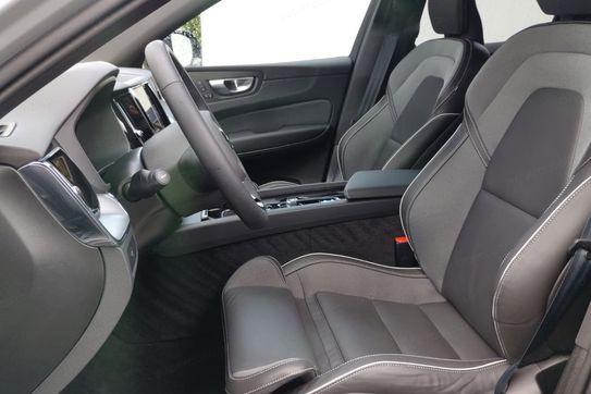 Volvo XC60 T8 Plug-In Hybrid AWD Ultra Black Edition aut