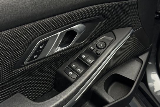 BMW Seria 3 318i aut