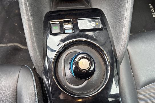 Nissan Leaf N-Connecta 40 kWh AT