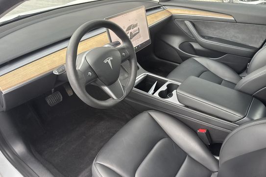 Tesla Model 3 RWD