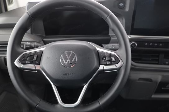 Volkswagen Transporter L2H1 8AT