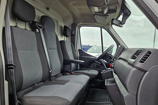 Renault Master L3H2 AT