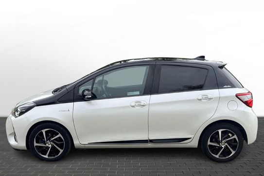 Toyota Yaris Hybrid 100 Selection