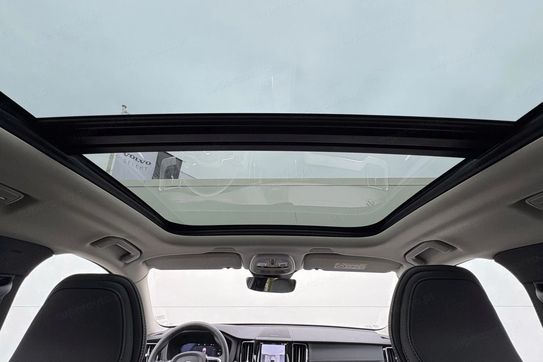 Volvo XC60 T6 Plug-In Hybrid AWD Ultra Bright