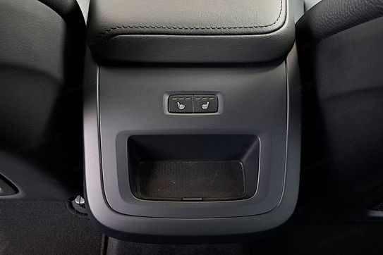 Volvo XC60 B4 D AWD Plus Dark aut