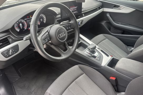 Audi A4 35 TFSI S Line