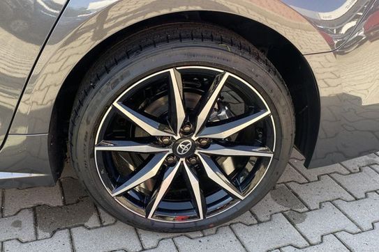 Toyota Corolla GR Sport 2.0 Hybrid Dynamic Force