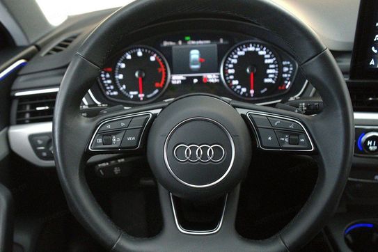 Audi A4 35 TFSI mHEV S tronic