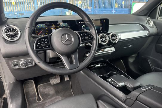 Mercedes GLB 200