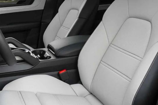 Porsche Cayenne Coupe E-Hybrid  Black Edition