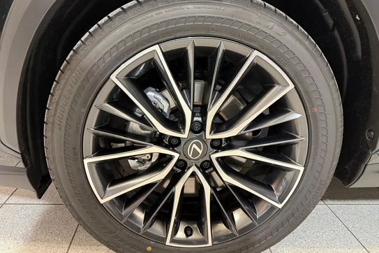 Lexus NX 350h Omotenashi 2.5 Hybrid AWD