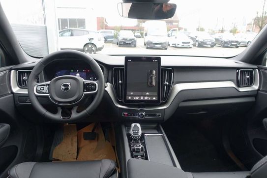 Volvo XC60 B5 AWD Ultra Black Edition