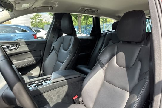 Volvo XC60 B4 D AWD Momentum Pro