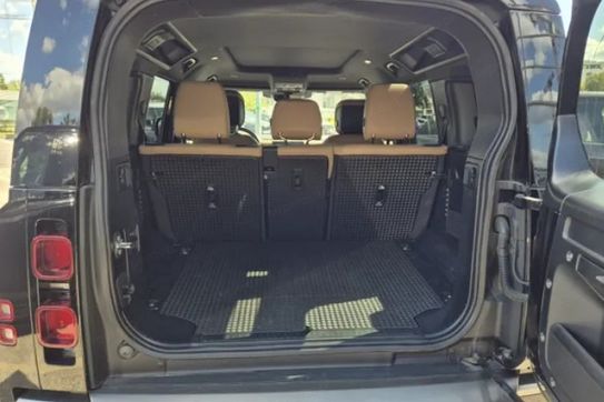 Land Rover Defender 110 D250 X-Dynamic HSE
