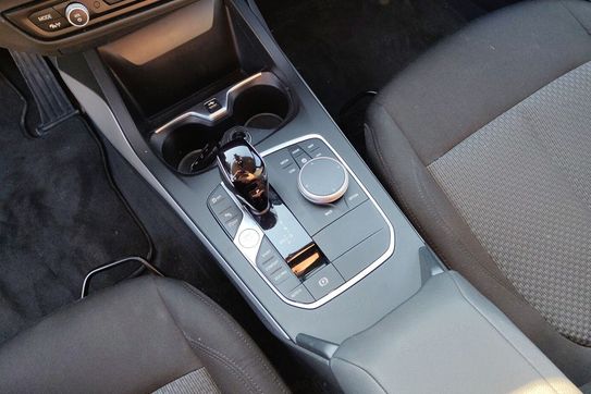 BMW Seria 1 118i Advantage aut