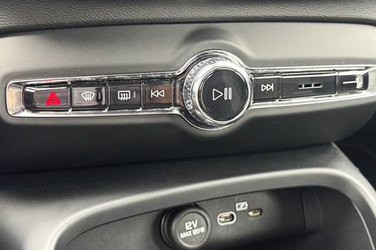 Volvo XC40 B3 Plus Dark