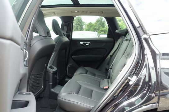 Volvo XC60 B5 B AWD Ultra Dark