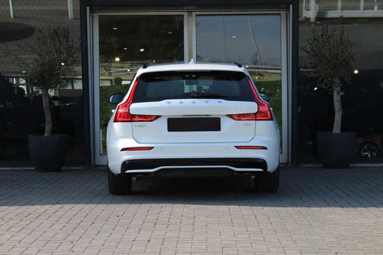 Volvo V60 B4 B Plus Dark
