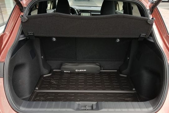 Lexus LBX 1.5 Hybrid Emotion