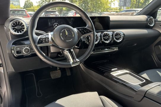Mercedes CLA 180