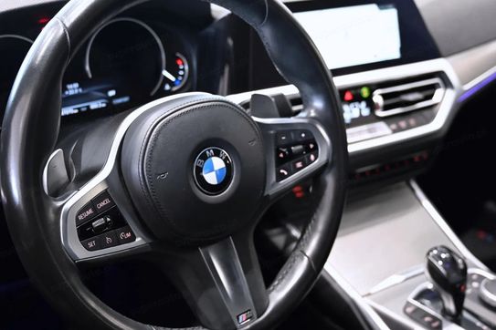 BMW Seria 3 330i xDrive M Sport